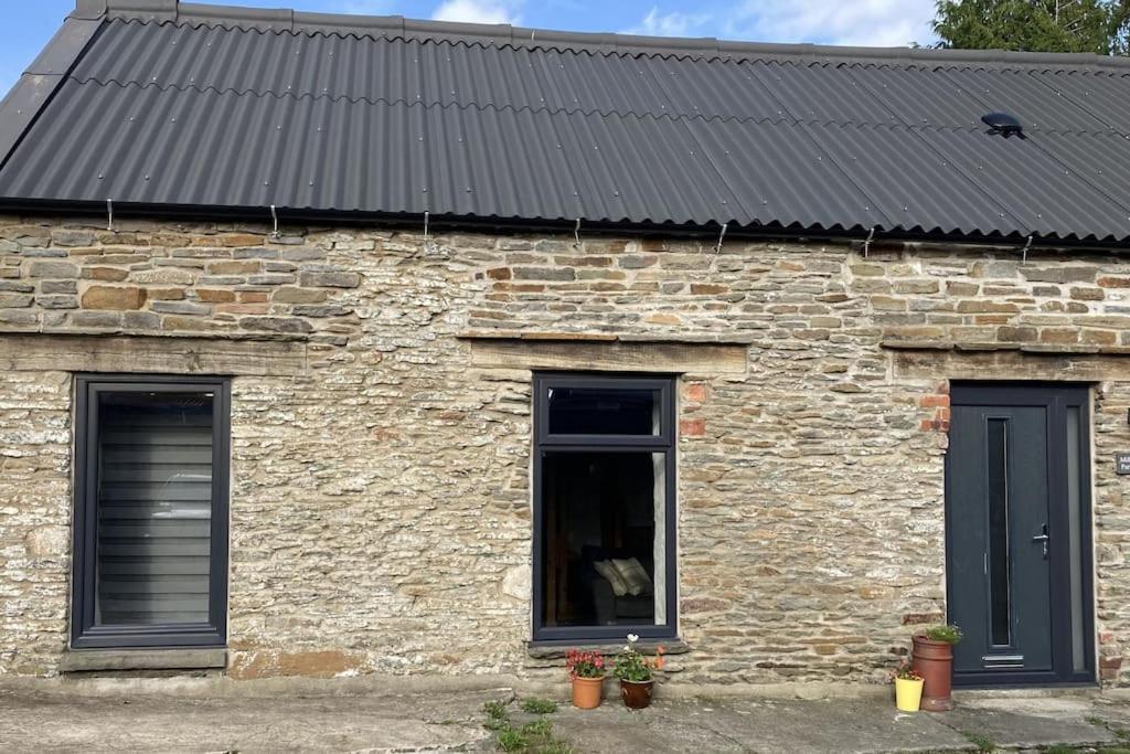 The Milking Parlour At Berthllwyd Villa Quakers Yard Bagian luar foto
