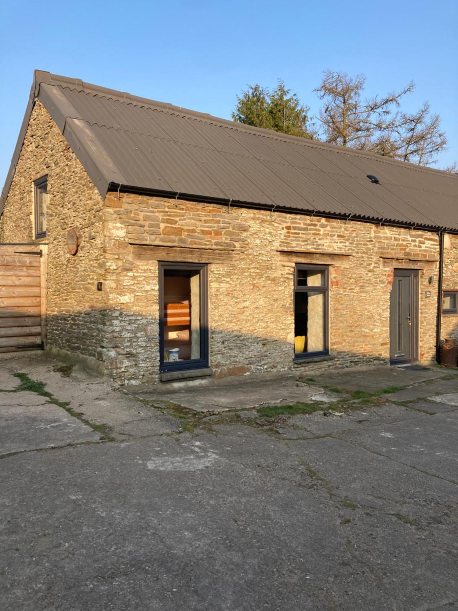 The Milking Parlour At Berthllwyd Villa Quakers Yard Bagian luar foto